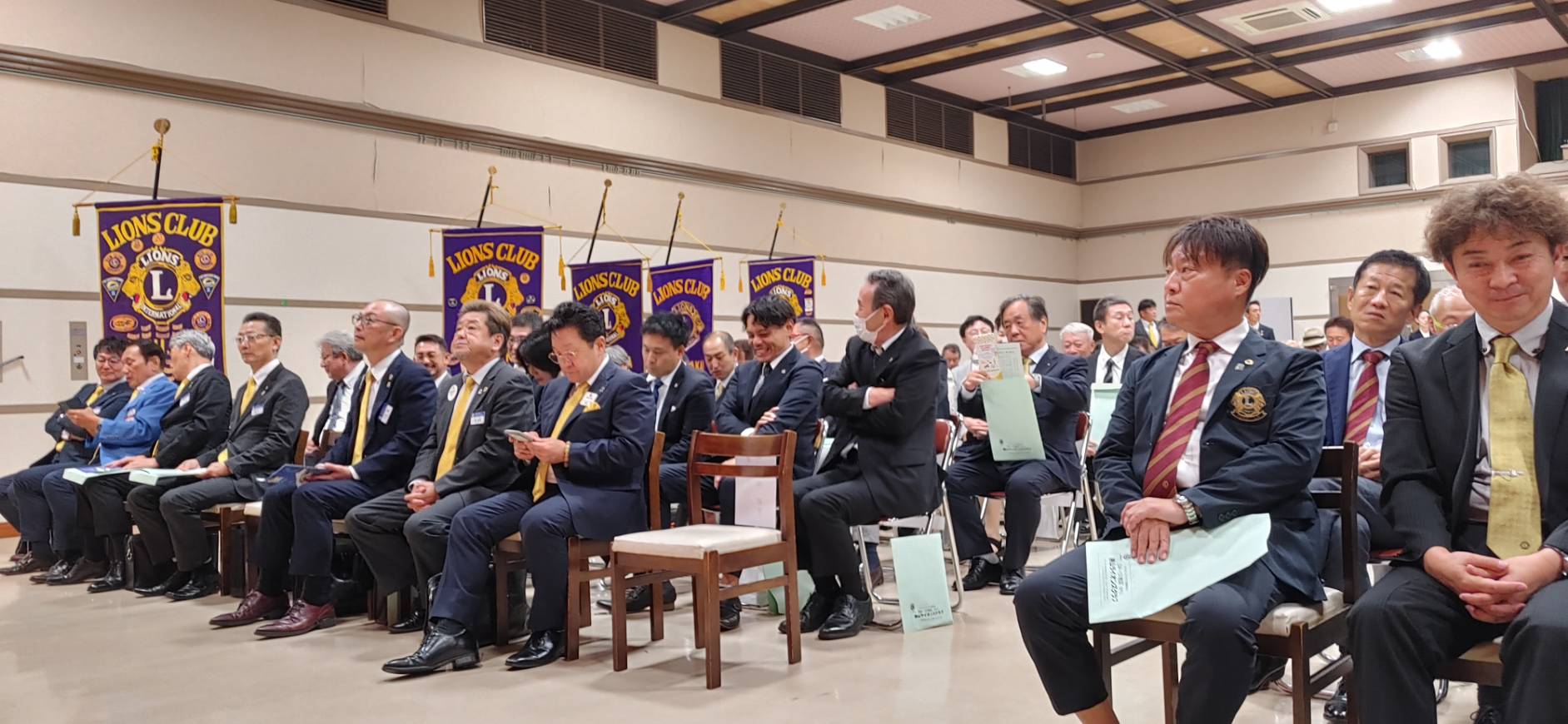 ガバナー公式訪問例会に集まった5R1Zのメンバー