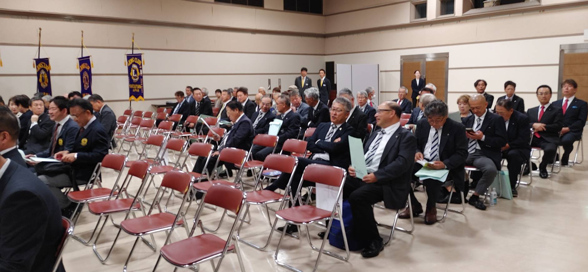 勝山市市民交流センターで開催されたガバナー公式訪問例会の会場